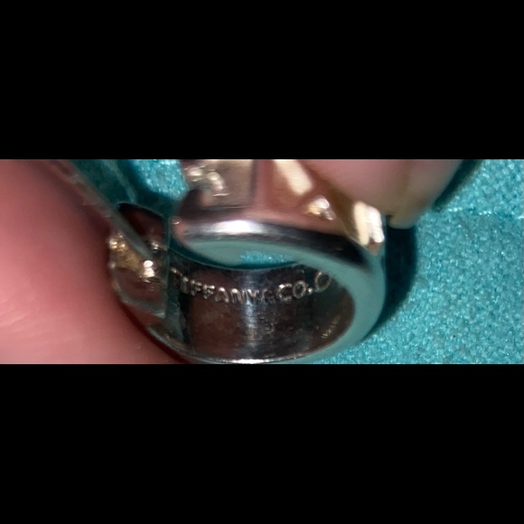 🛑SOLD🛑Vintage 1995 Tiffany & Co Atlas 925 Single Huggie Hoop Earring - Picture 5 of 6